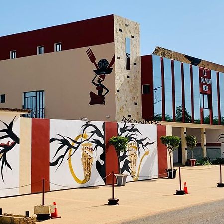Le Diamant Noir Hotel Nguékokh Екстериор снимка