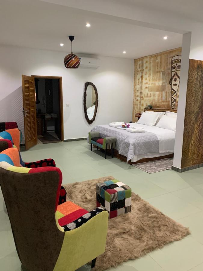 Le Diamant Noir Hotel Nguékokh Екстериор снимка