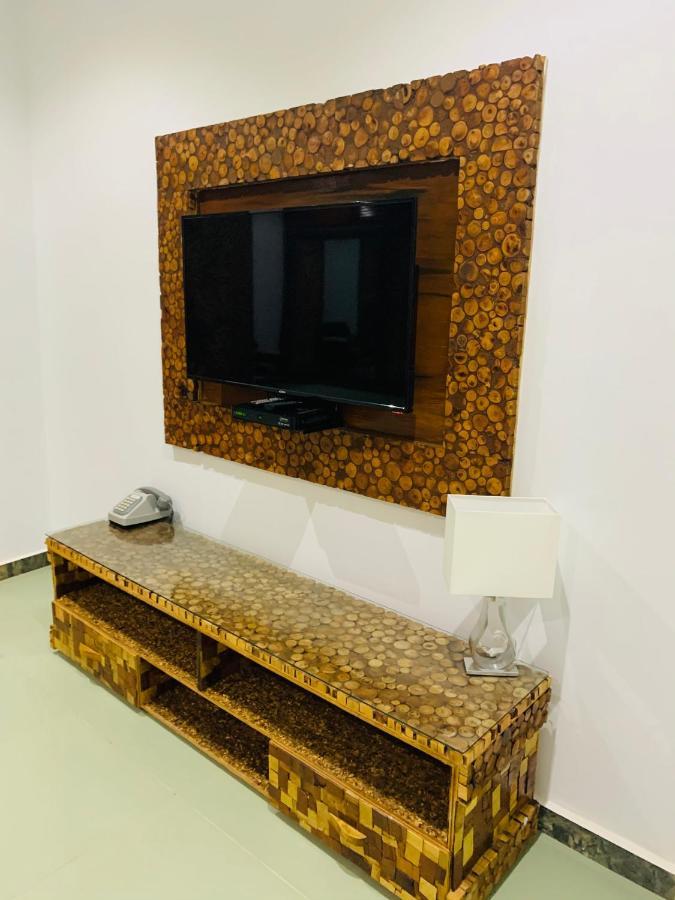 Le Diamant Noir Hotel Nguékokh Екстериор снимка