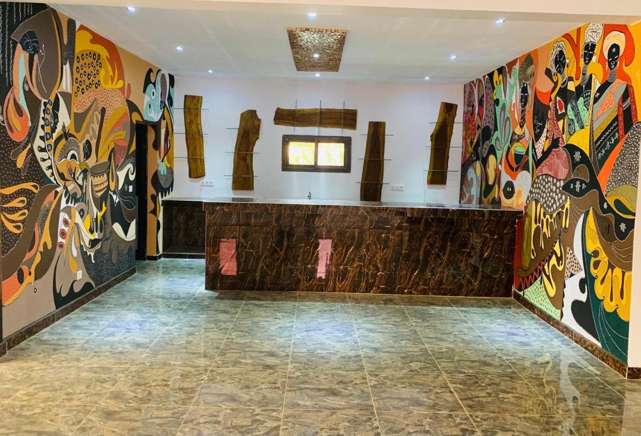 Le Diamant Noir Hotel Nguékokh Екстериор снимка