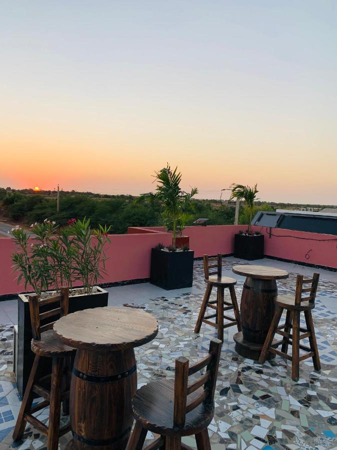 Le Diamant Noir Hotel Nguékokh Екстериор снимка